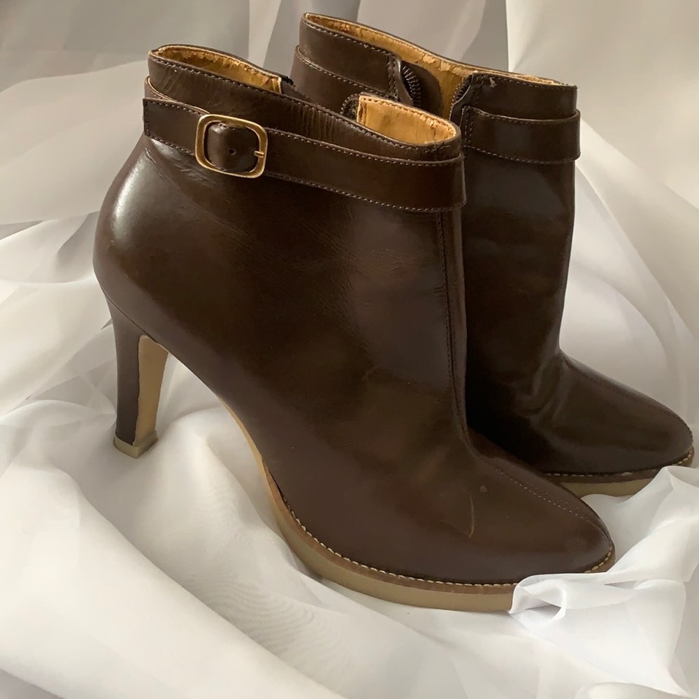 Brown Boots Girl🙈